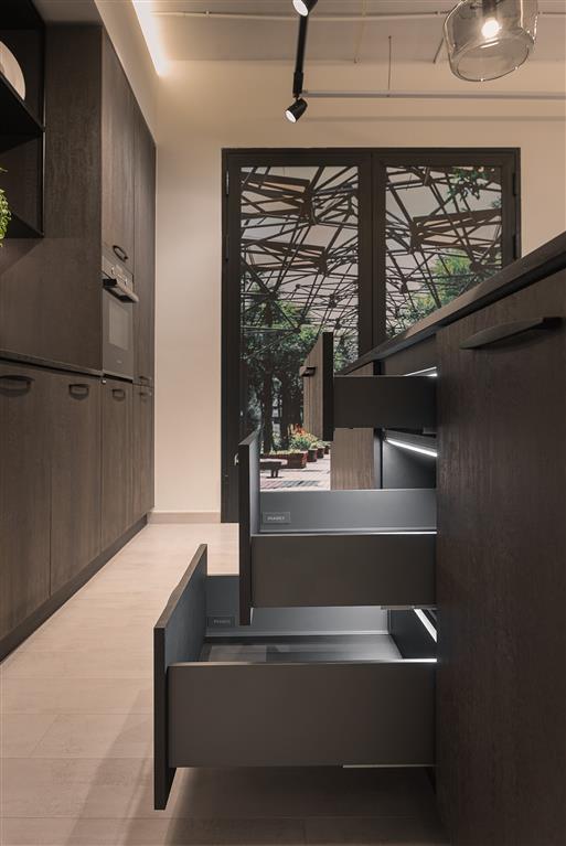 An Cường Laminate LK 2011 E – Black Crown Oak