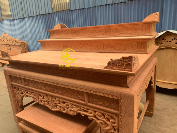 Án gian chân 14 thêm tam cấp và bàn cơm