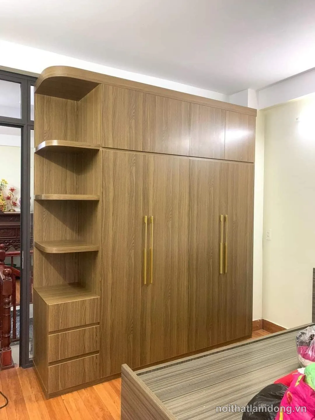 Tủ quần áo TQA033
